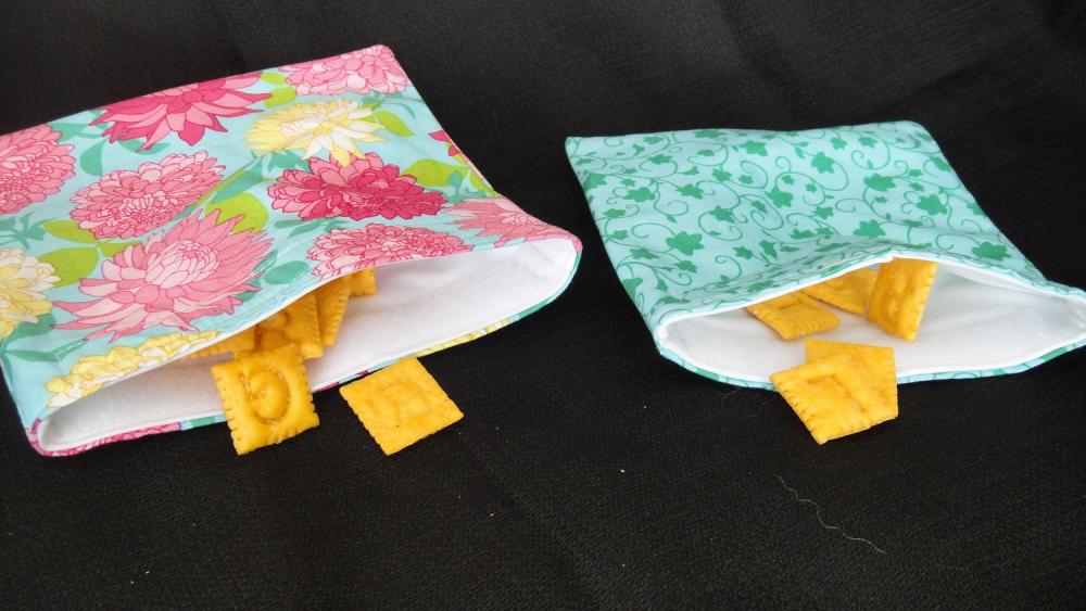 Snack And Sandwich Reuseable Washable Bag In Blue Flower